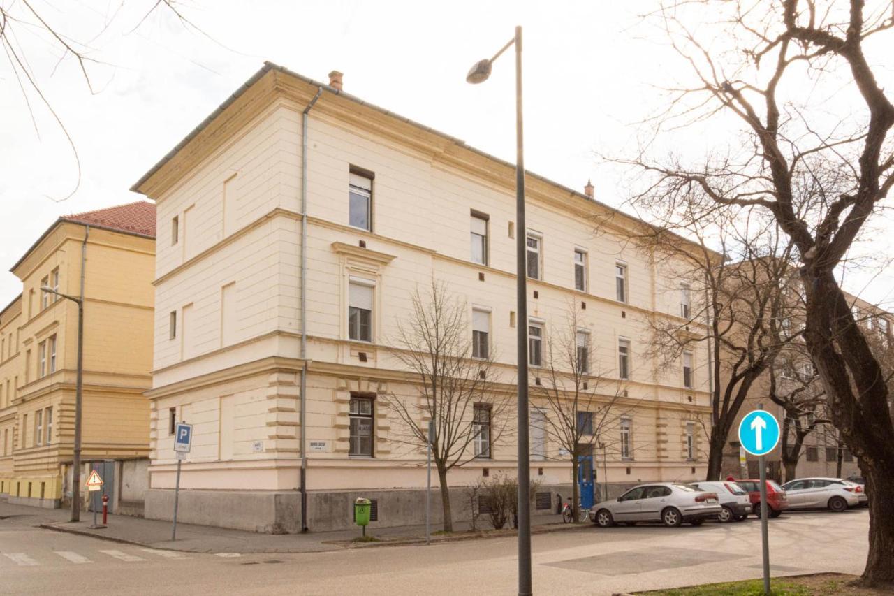 Center Apartman Szeged Exteriör bild